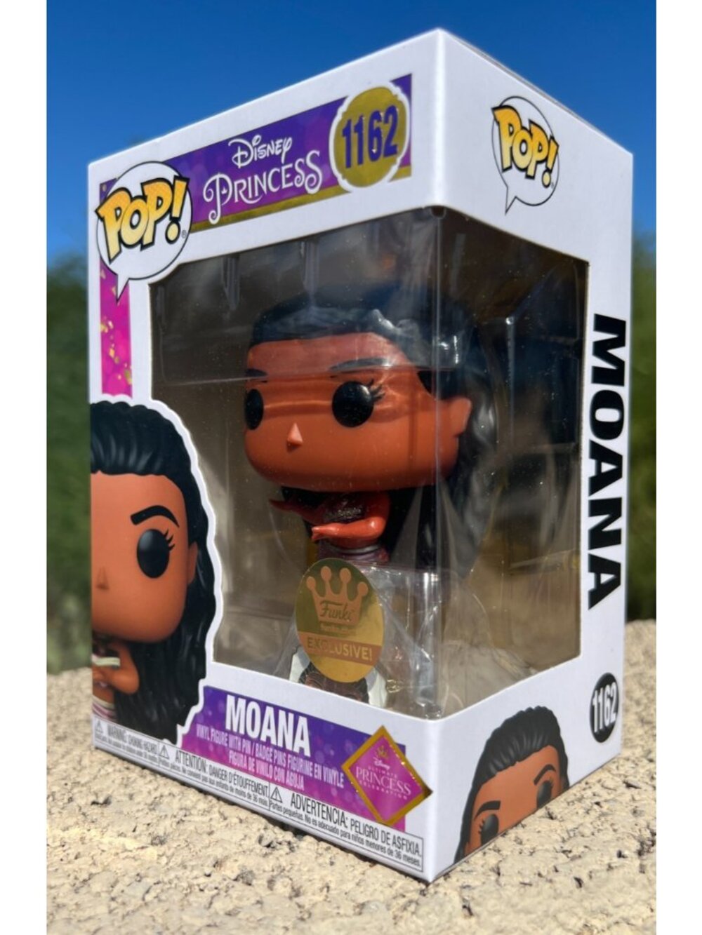Funko Pop Disney Princess - Moana with Pin  (#1162, NEW, Funko Exclusive)
